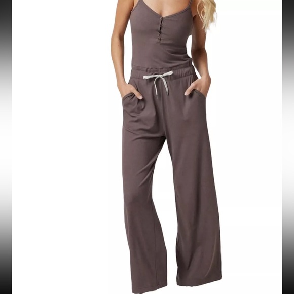 VUORI Pose Henley Jumpsuit Color Chocolate Brown SMALL - Picture 15 of 15
